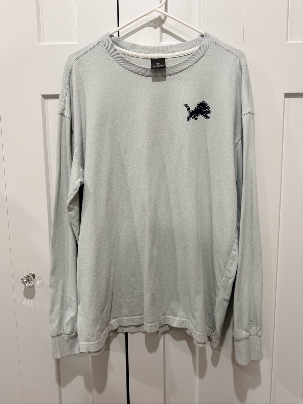Signature Light Gray Long-Sleeve Crewneck Shirt with Navy Embroidered Lion